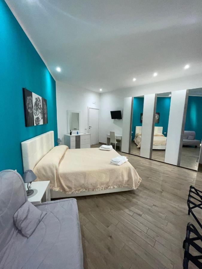 Dormire A Napoli Centro Holiday House Casa Vacanza Exterior foto