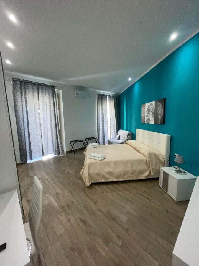 Dormire A Napoli Centro Holiday House Casa Vacanza Exterior foto