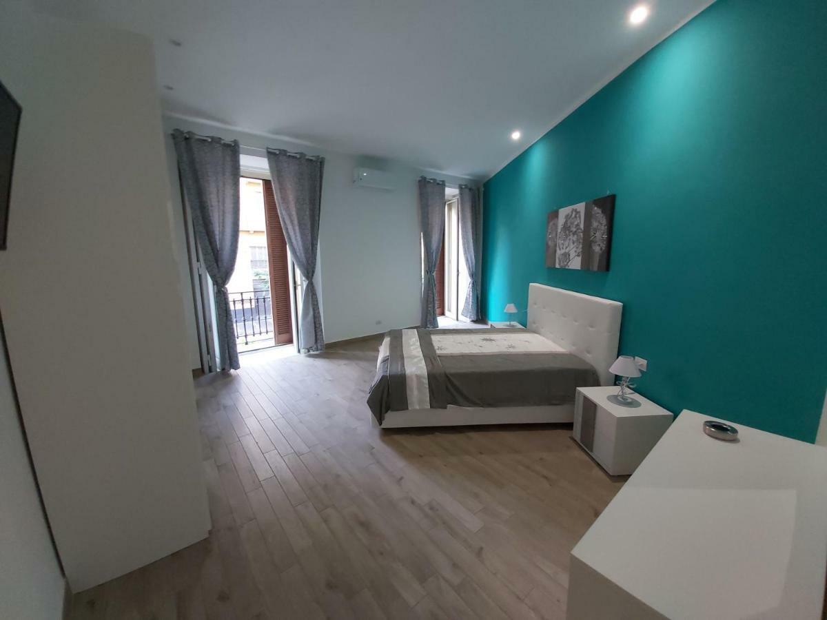 Dormire A Napoli Centro Holiday House Casa Vacanza Exterior foto